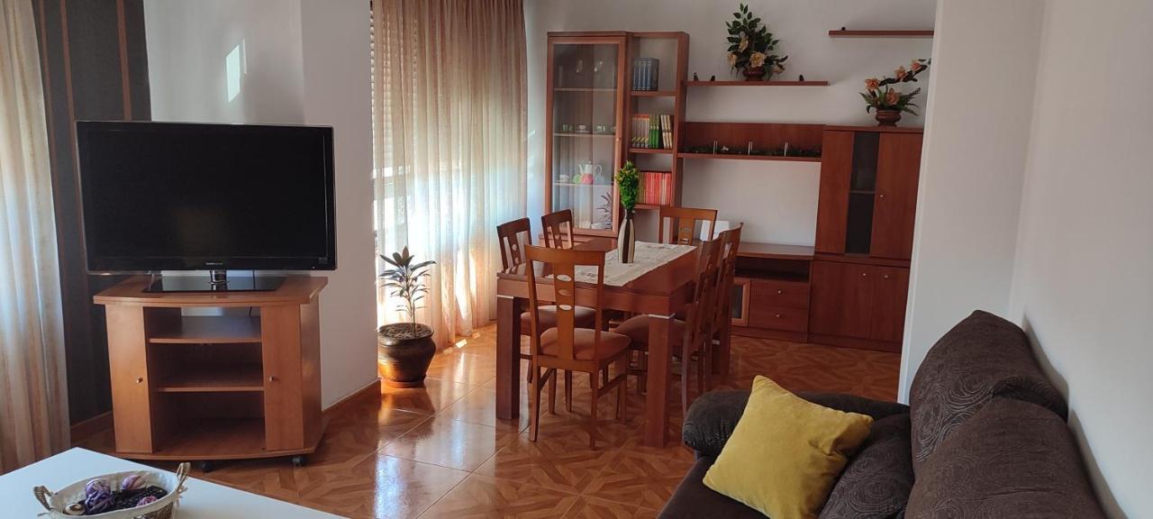 Piso Muy Grande Apartment โมอาญา ภายนอก รูปภาพ